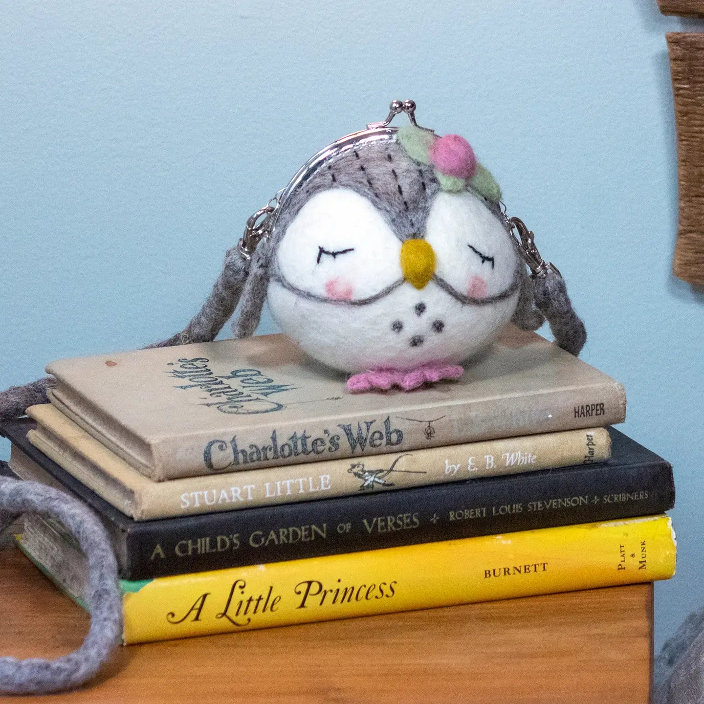 Critter Clutch - Olivia Owl