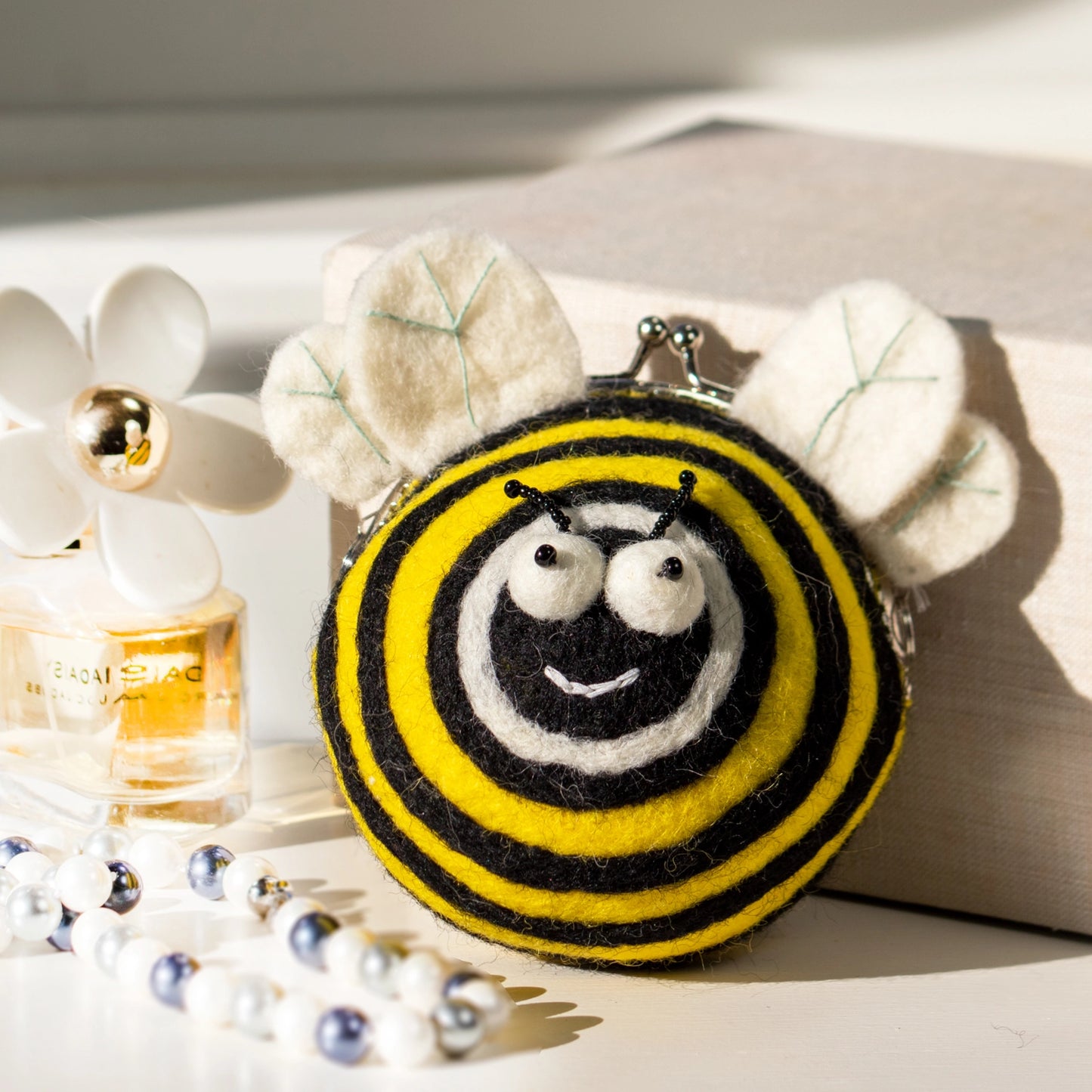 Critter Clutch - Bumblebee