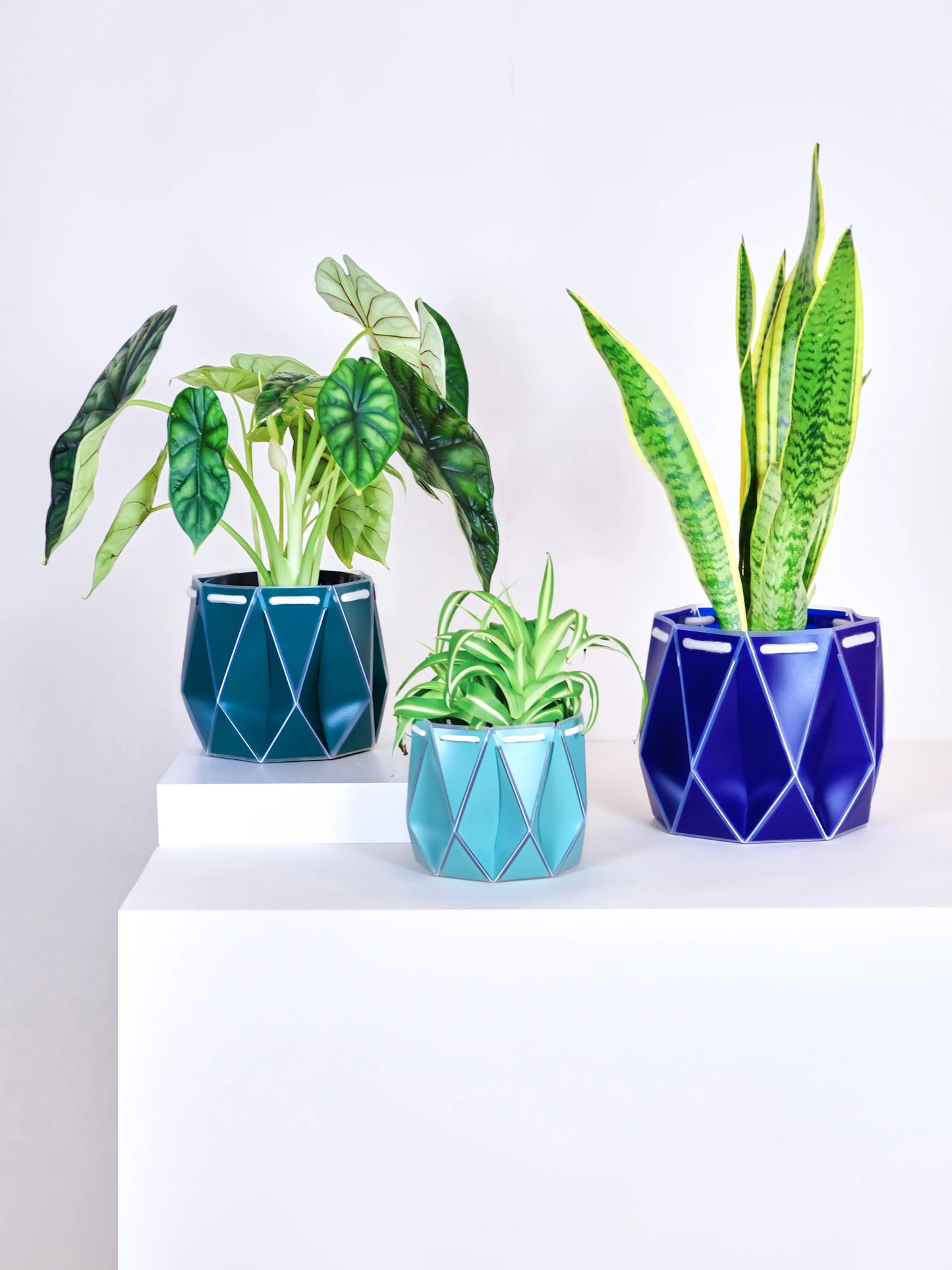 Self Watering Plant Pot - Navy 18cm